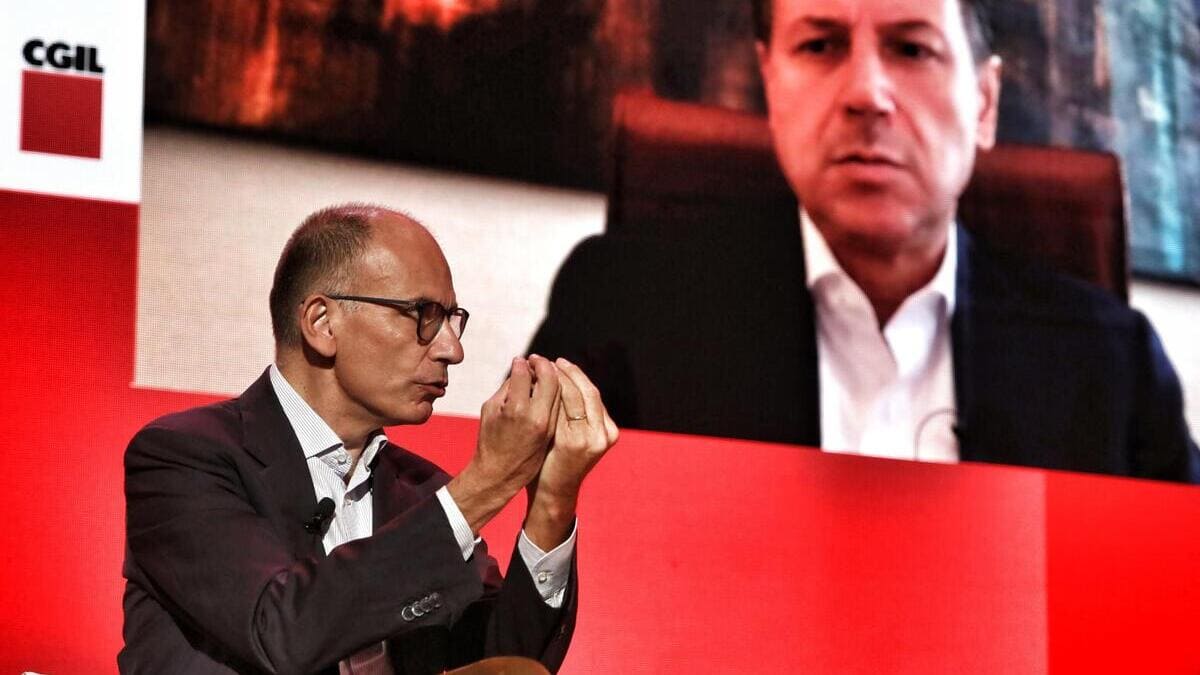 Il segretario del Pd Enrico Letta ha detto che «è tempo di aprire una discussione sul salario minimo» (foto Ansa)