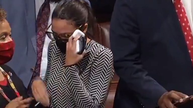 Ocasio-Cortez, non piangere. È giusto aiutare Israele a difendersi