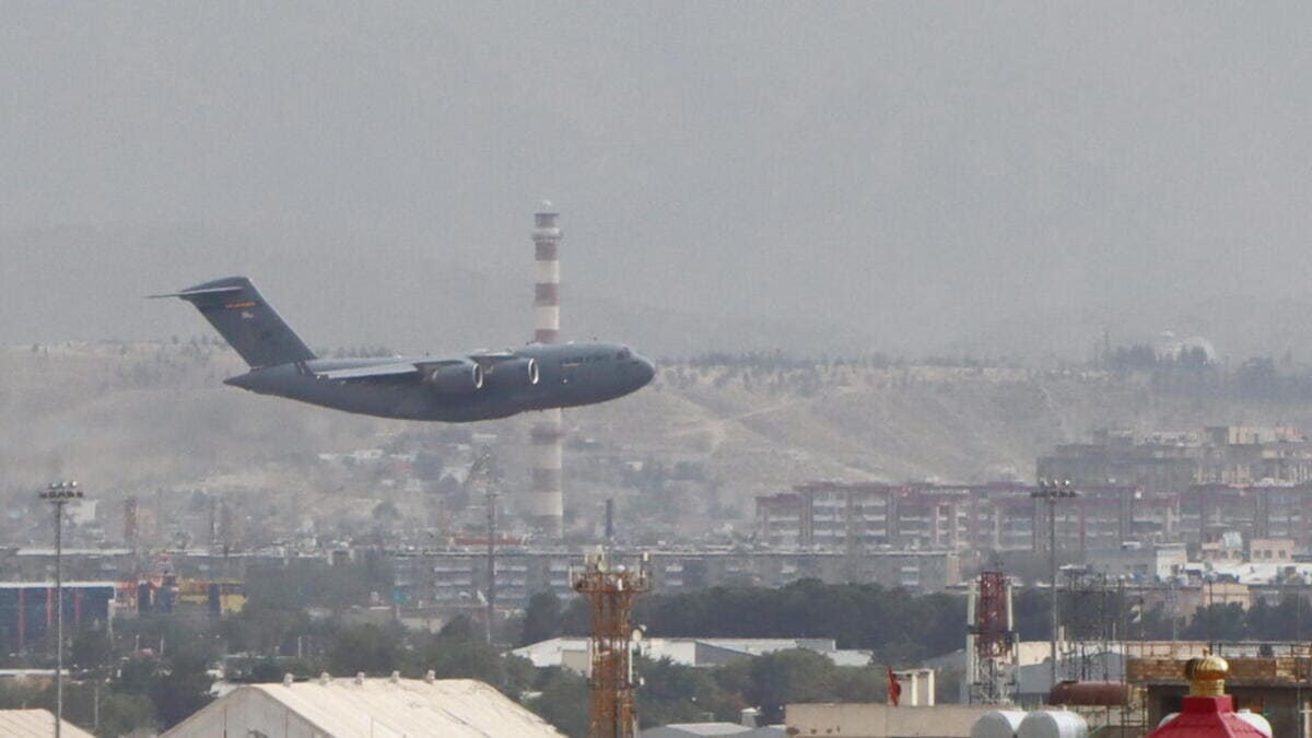 L'ultimo aereo americano parte da Kabul e lascia l'Afghanistan