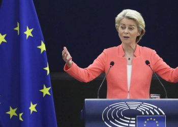 Ursula von der Leyen durante il discorso al Parlamento Europeo sullo stato dell'Unione