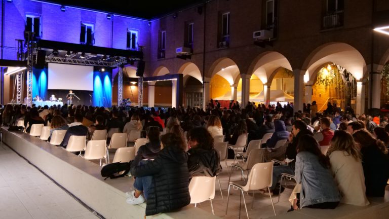 Riconquistata la libertà, va conquistata la vita: il ritorno «col botto» del Campus by Night