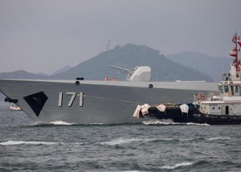 Una nave da guerra della marina della Cina
