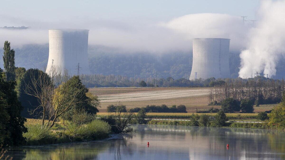 La centrale nucleare per la produzione di energia di Chooz, in Francia