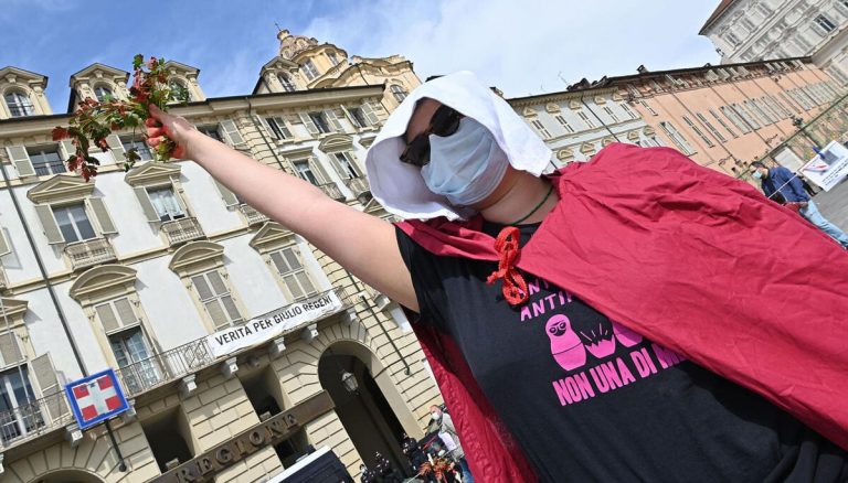 I “femminicidi” non dovrebbero più essere chiamati così