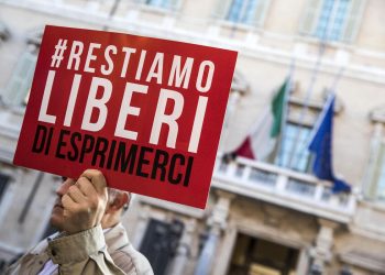 Un momento della manifestazione contro il ddl Zan davanti al Senato, Roma, 27 ottobre 2021