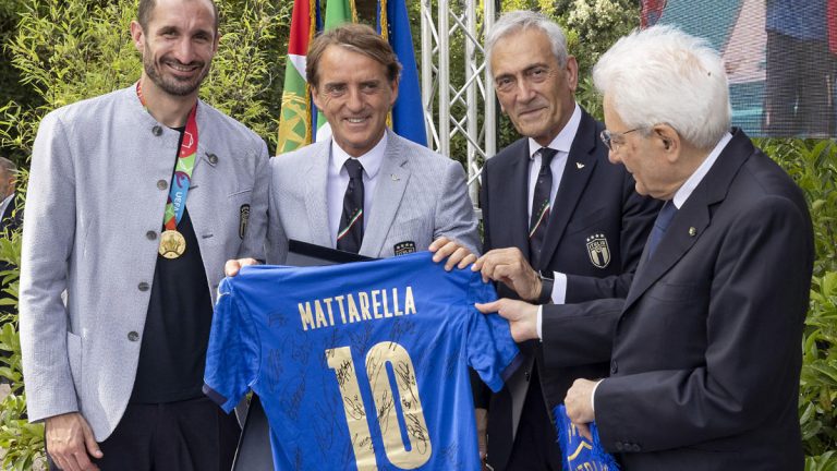 Alla fine anche Mattarella s’è goduto l’estate di Giorgione and friends