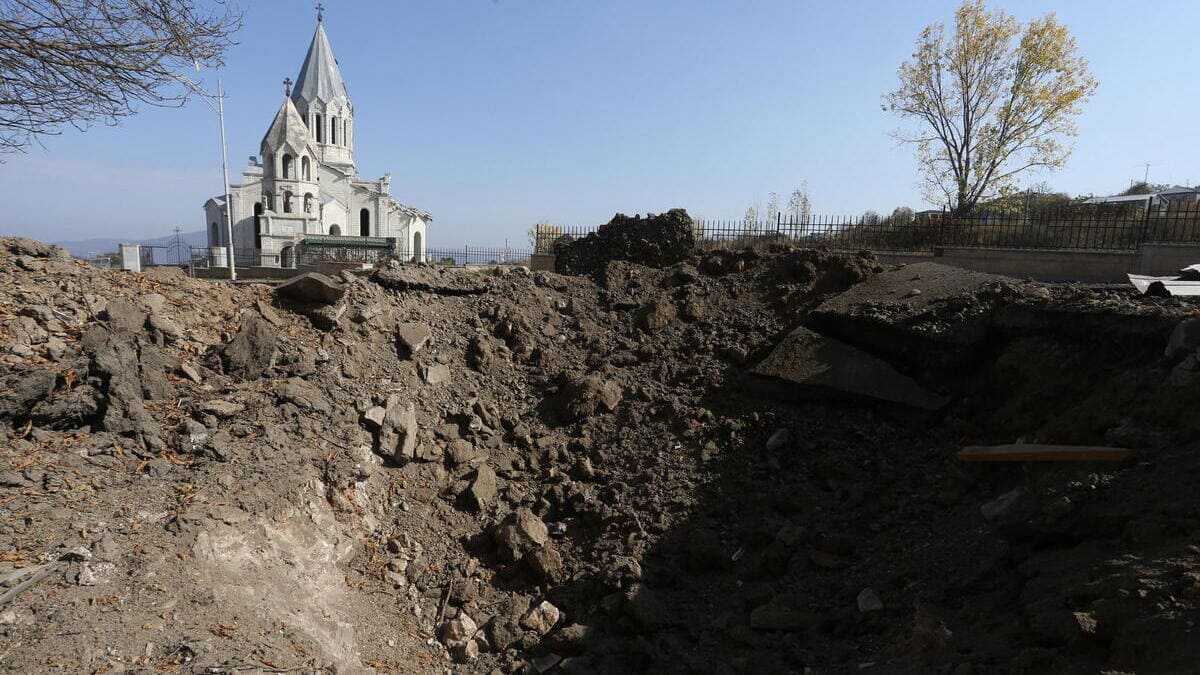 La cattedrale degli armeni di Shushi, danneggiata e vandalizzata dall'Azerbaigian durante la guerra, in una foto dell'ottobre 2020