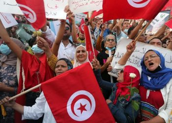 Manifestazione a favore del presidente Saied in Tunisia