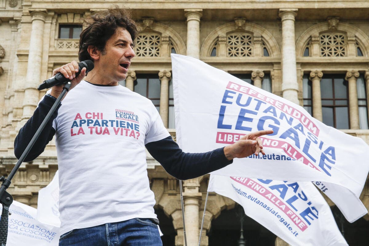 Marco Cappato, manifestazione pro eutanasia legale