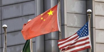 Le bandiere di Cina e Usa