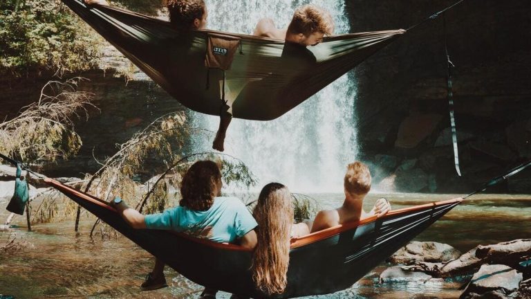 I millennial non hanno figli ma follower. E se si innamorano, si sterilizzano