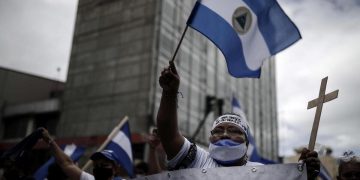 Abitanti del Nicaragua in esilio in Costa Rica protestano contro le elezioni presidenziali farsa di Ortega