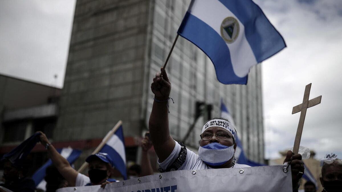 Abitanti del Nicaragua in esilio in Costa Rica protestano contro le elezioni presidenziali farsa di Ortega