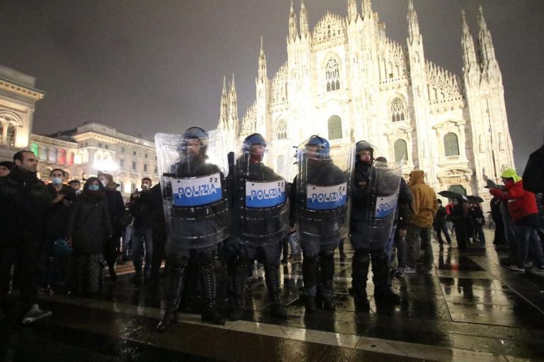 Cosa non torna nella direttiva Lamorgese che limita le manifestazioni no pass