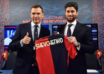 Il nuovo allenatore del Genoa, Andriy Shevchenko, con Josh Wander di 777 Partners (foto Ansa)