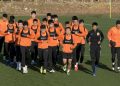 Giocatori del Wuhan Zall si allenano in Spagna, nel gennaio 2020 (foto Ansa)