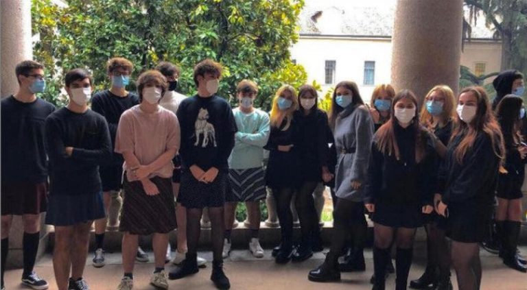 Contrordine compagni di scuola! Per combattere gli stereotipi ritirate fuori la gonna
