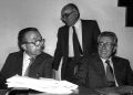 L'allora ministro degli Interni Antonio Gava (C) insieme al Segretario della DC Arnaldo Forlani e al senatore a vita Giulio Andreotti durante il Congresso nazionale della Democrazia Cristiana del 9 agosto 1989.