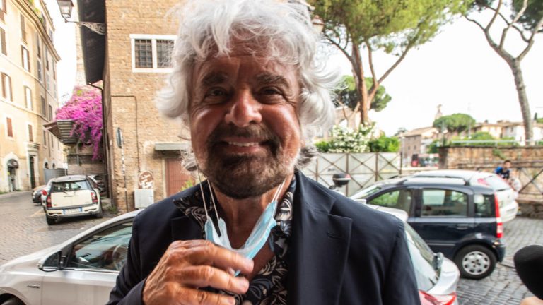 Peggio i giovani che odiano i vecchi o quelli che adorano il vecchio Grillo?