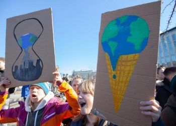 Protesta a Berlino contro i cambiamenti climatici