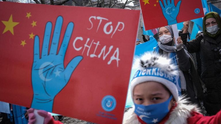 Nike e Apple contro la legge che limita la persecuzione degli uiguri in Cina