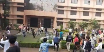 Il 6 dicembre una folla indù ha assaltato la scuola cattolica missionaria di St. Joseph a Ganj Basoda, città dello stato del Madhya Pradesh