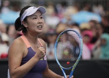 La tennista cinese Peng Shuai durante una partita degli Australian Open nel gennaio 2020 (foto Ansa)