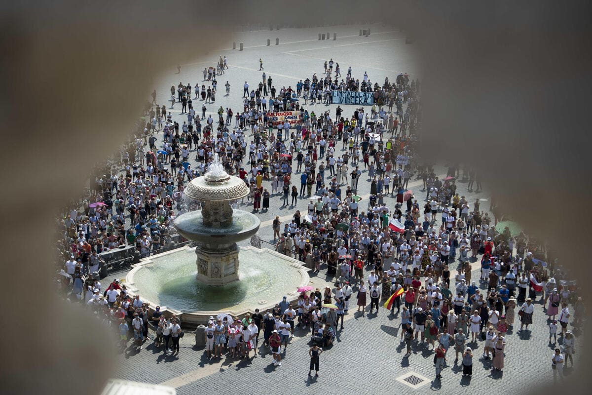 Angelus, Piazza San Pietro, Roma