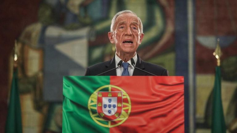 Elogio fazioso del presidente del Portogallo, che ha affossato l’eutanasia