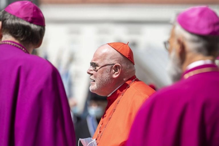 Lettera di 70 vescovi alla Chiesa tedesca: «Il vostro sinodo porta allo scisma»