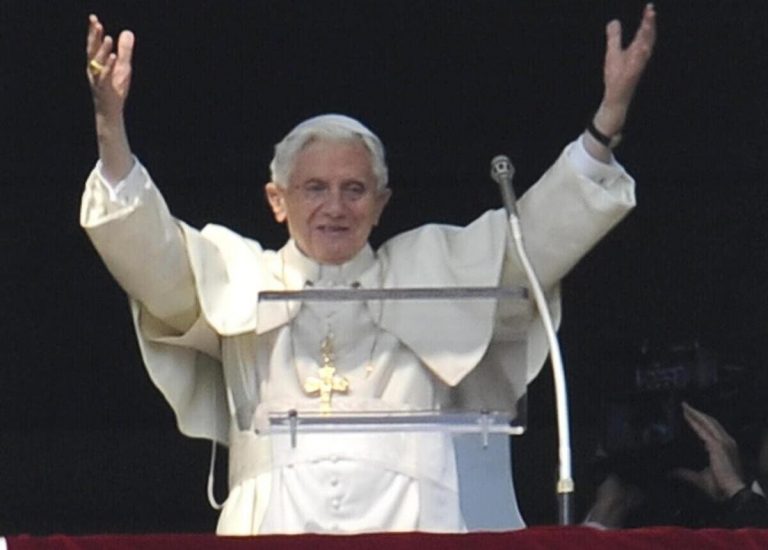 Non smetteranno mai di odiare Benedetto XVI