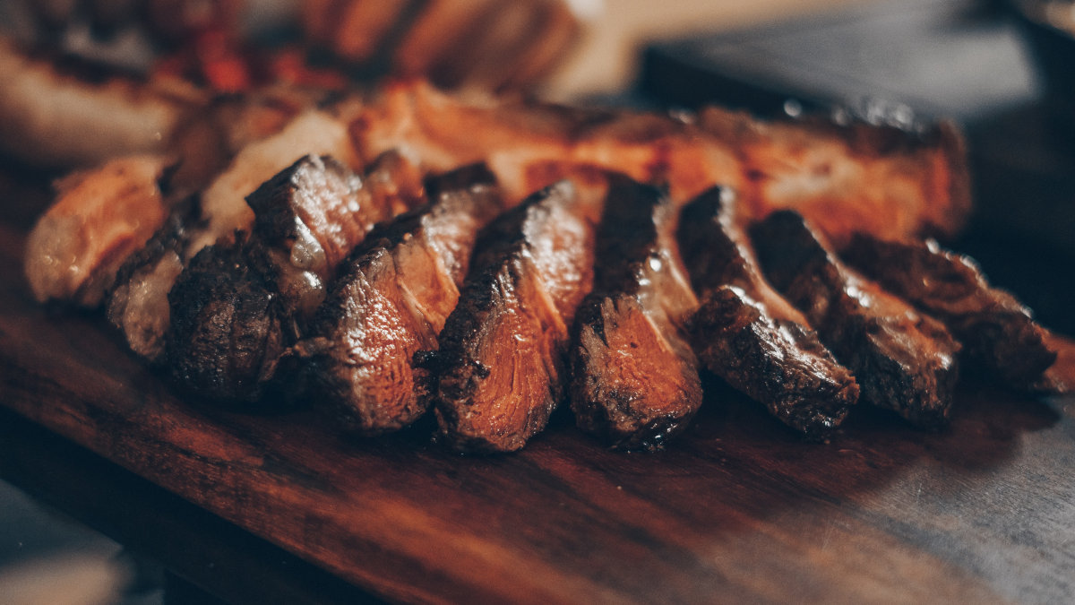 Bistecca tagliata di carne