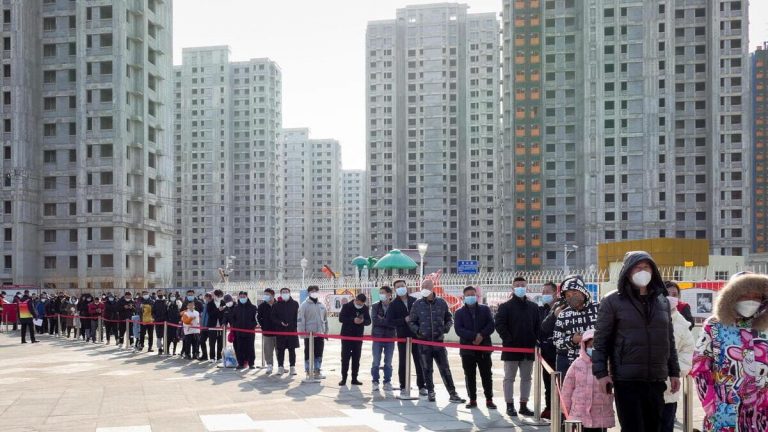 Cina. «Il lockdown di Xi’an è disumano»