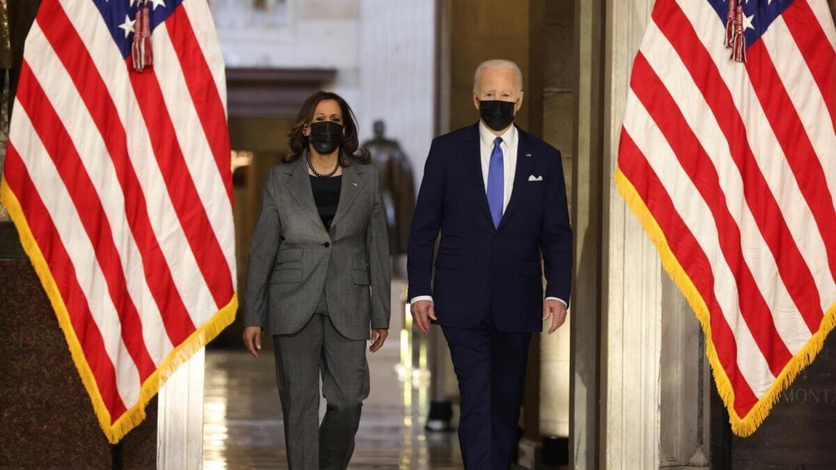Joe Biden e Kamala Harris in occasione del primo anniversario dell'assalto a Capitol Hill