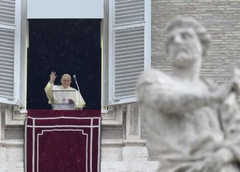 Papa Francesco all'Angelus annuncia la preghiera per l'Ucraina