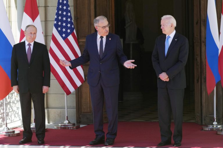 Putin, Biden e il gioco pericoloso delle opposte narrative sulla crisi ucraina