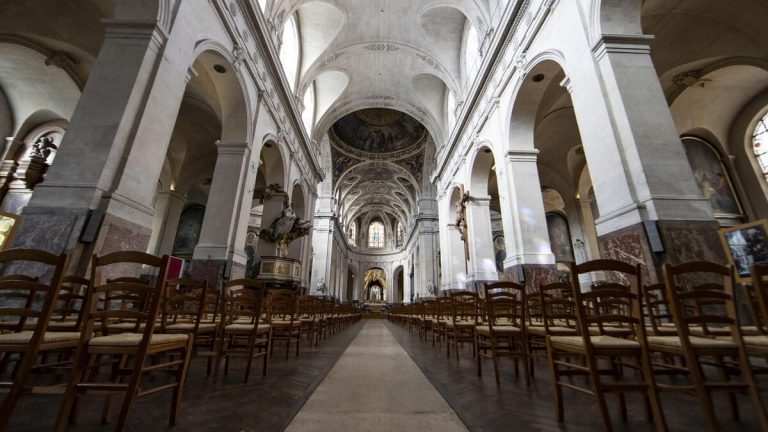 Quanti e quali tesori sta vendendo la Chiesa di Francia per risarcire le vittime di abusi?