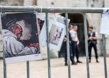 Al via il processo per i complici dei terroristi islamici che nel 2016 sgozzarono padre Jacques Hamel a Saint-Étienne-du-Rouvray (foto Ansa)
