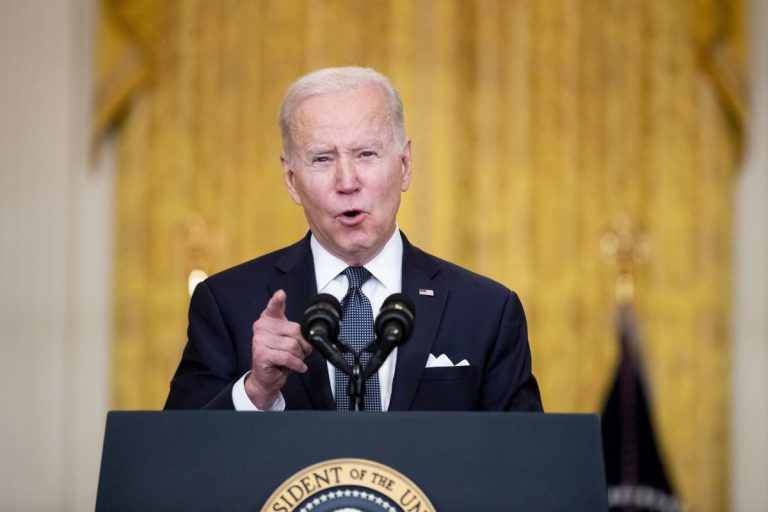 Poi si dovrà discutere anche dell’incomprensibile spacconeria di Biden nella crisi ucraina
