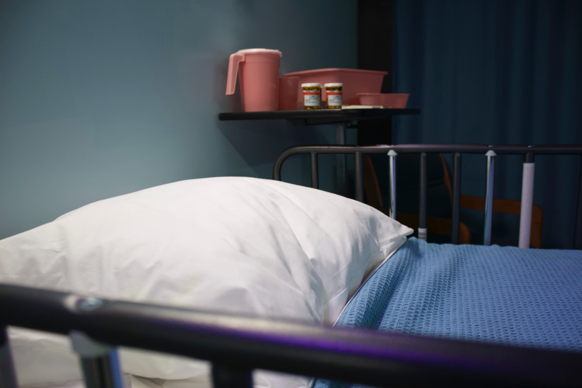Letto vuoto in un hospice