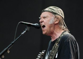 Neil Young in concerto a Londra nel 2014