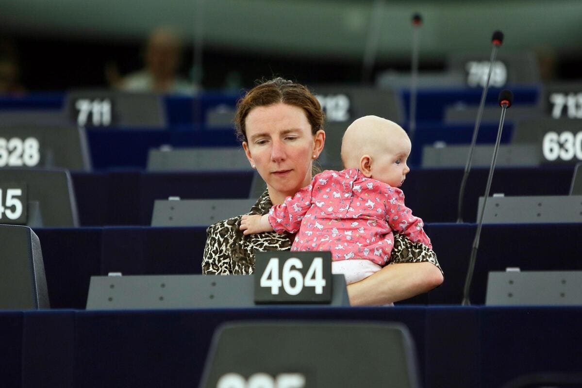 Anneliese Dodds durante una sessione al parlamento europeo di Strasburgo nel 2016