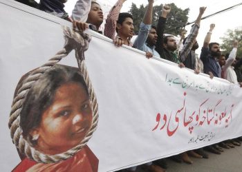 Blasfemia, migliaia di persone hanno messo a ferro e fuoco il Pakistan dopo l'assoluzione di Asia Bibi