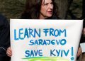 Manifestazione a Sarajevo, capitale della Bosnia ed Erzegovina, a favore dell'Ucraina