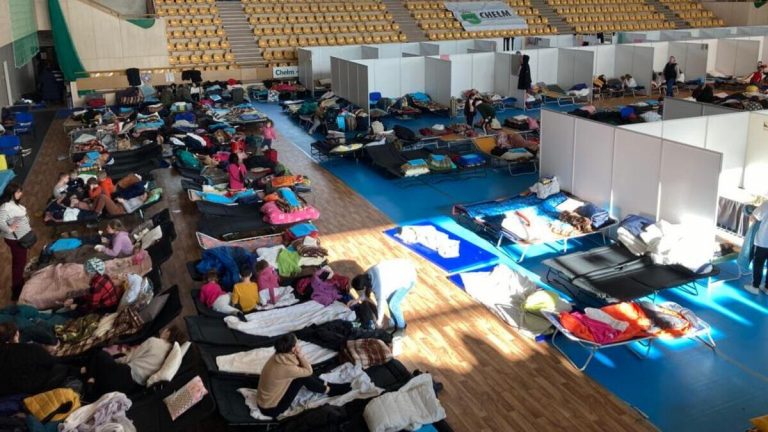 Lo staff di Avsi ai confini e in Ucraina, «qui per chi fugge e per chi resta»