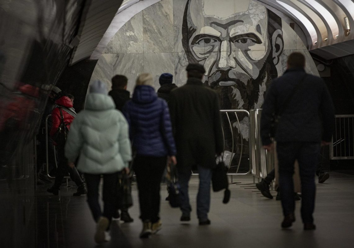 Ritratto di Dostoevskij nella metropolitana di Mosca