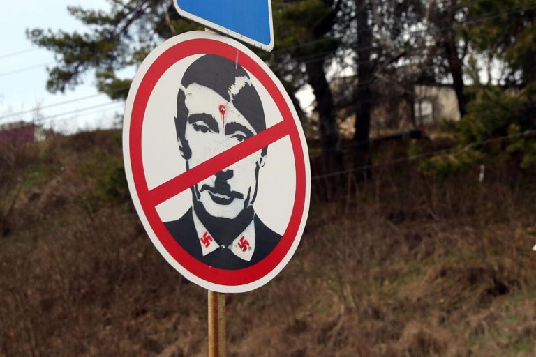 Il conflitto tra gli eserciti e quello delle parole nella guerra in Ucraina