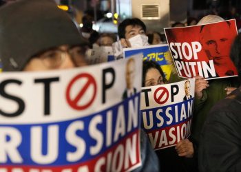 Proteste a Tokyo contro Putin e la guerra in Ucraina