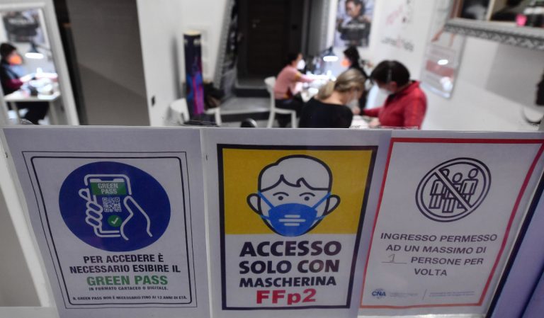 Nella spirale dell’emergenza