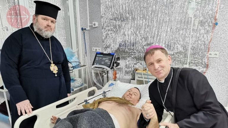 Testimoniare il Vangelo in Ucraina sotto le bombe. Parla il vescovo di Kharkiv